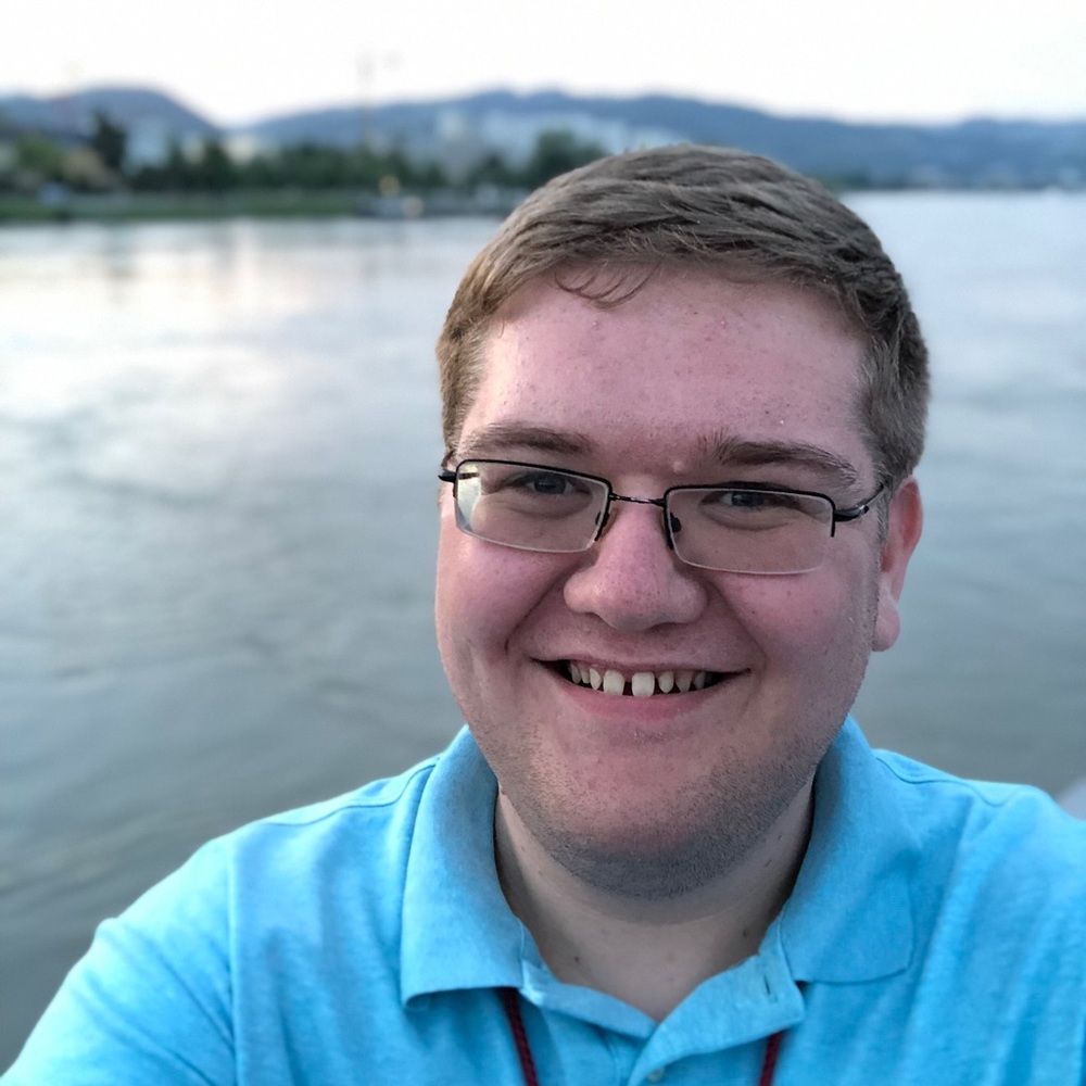 Meet your Posher, Aaron
